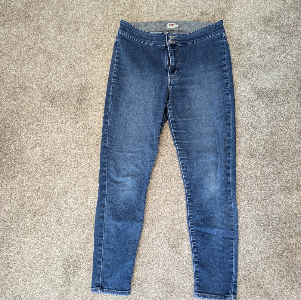 Levi's Medium Blue Skinny Jeggings